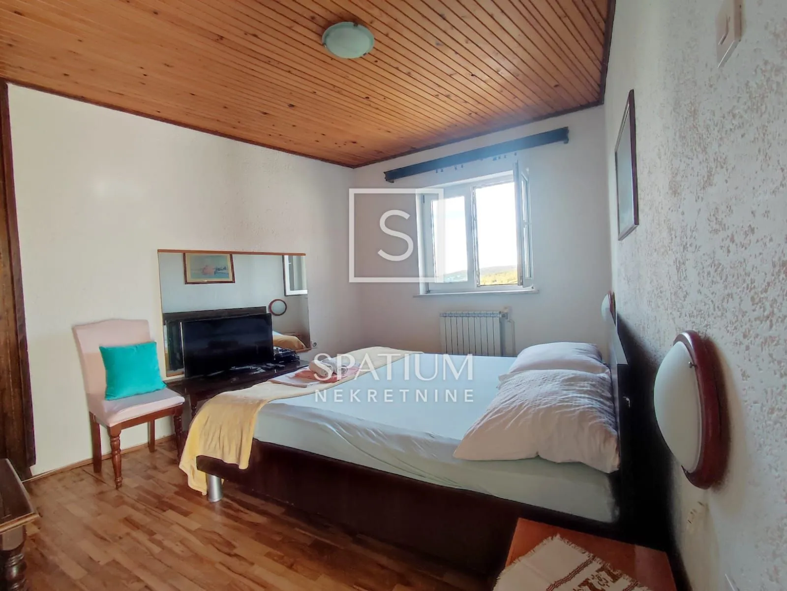 jadranovo, apartmanska kuća s pet stambenih jedinica - slika 7