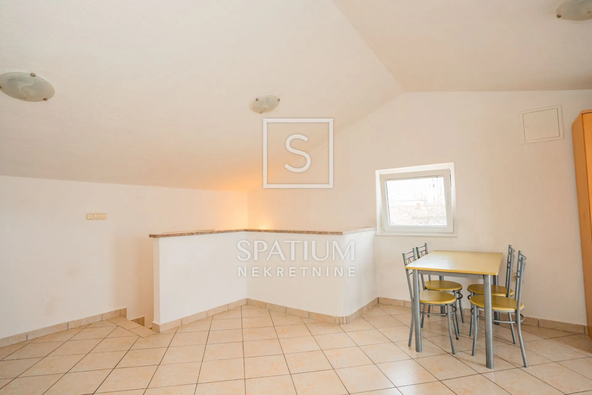 malinska, dvije kuća s apartmanima - slika 2