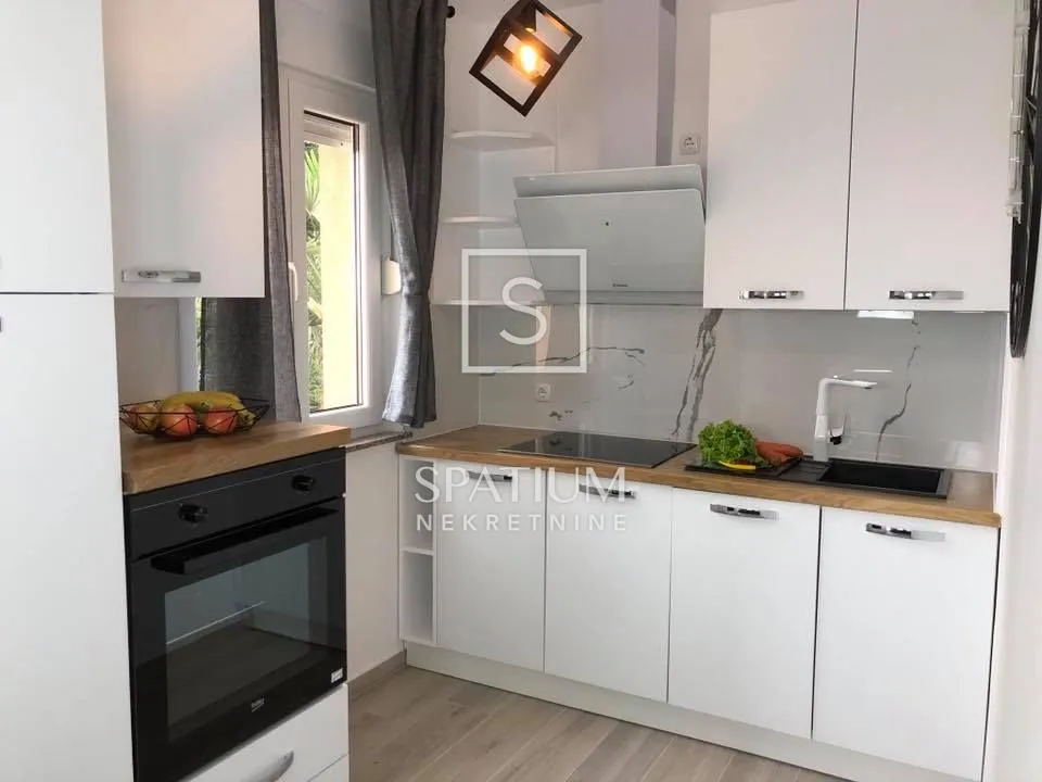 ika, oprić, kuća s osam apartmana i bazenom - slika 25