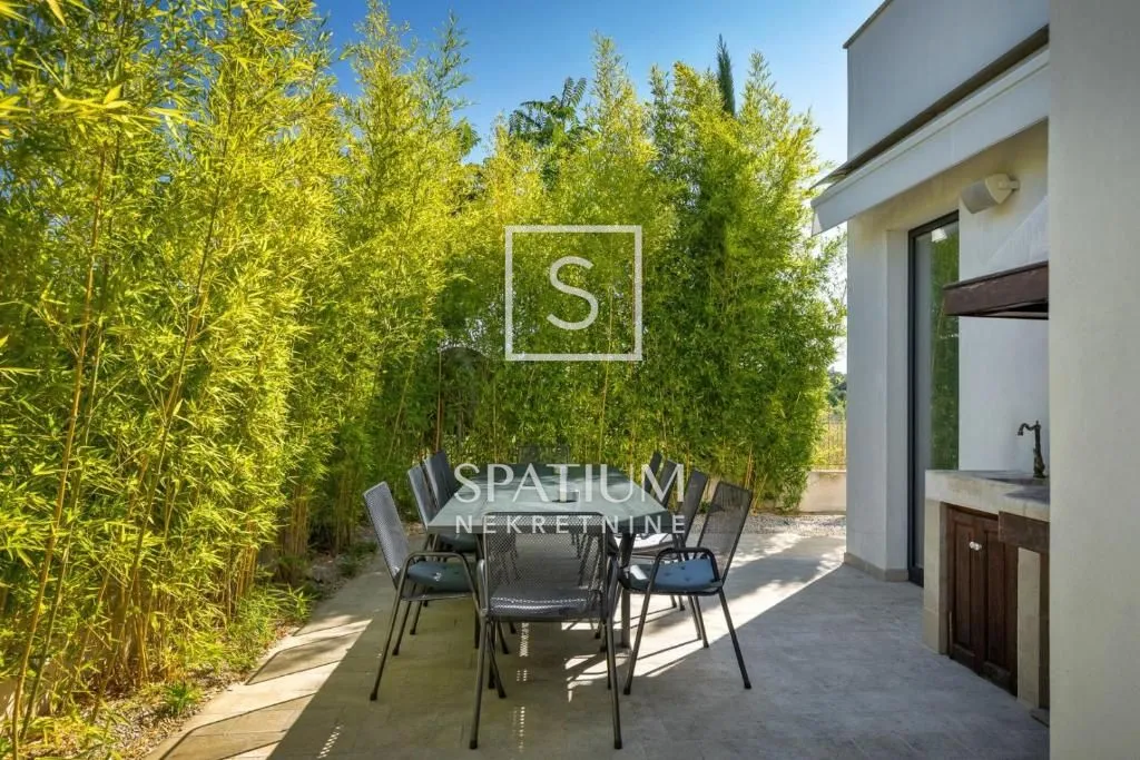 višnjan,villa sa bazenom - slika 7