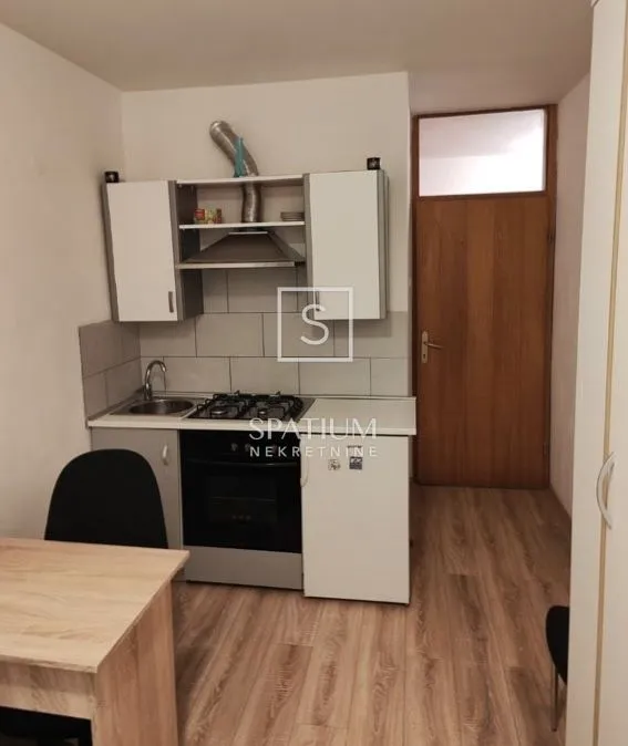 turnić, garsonijera - slika 3