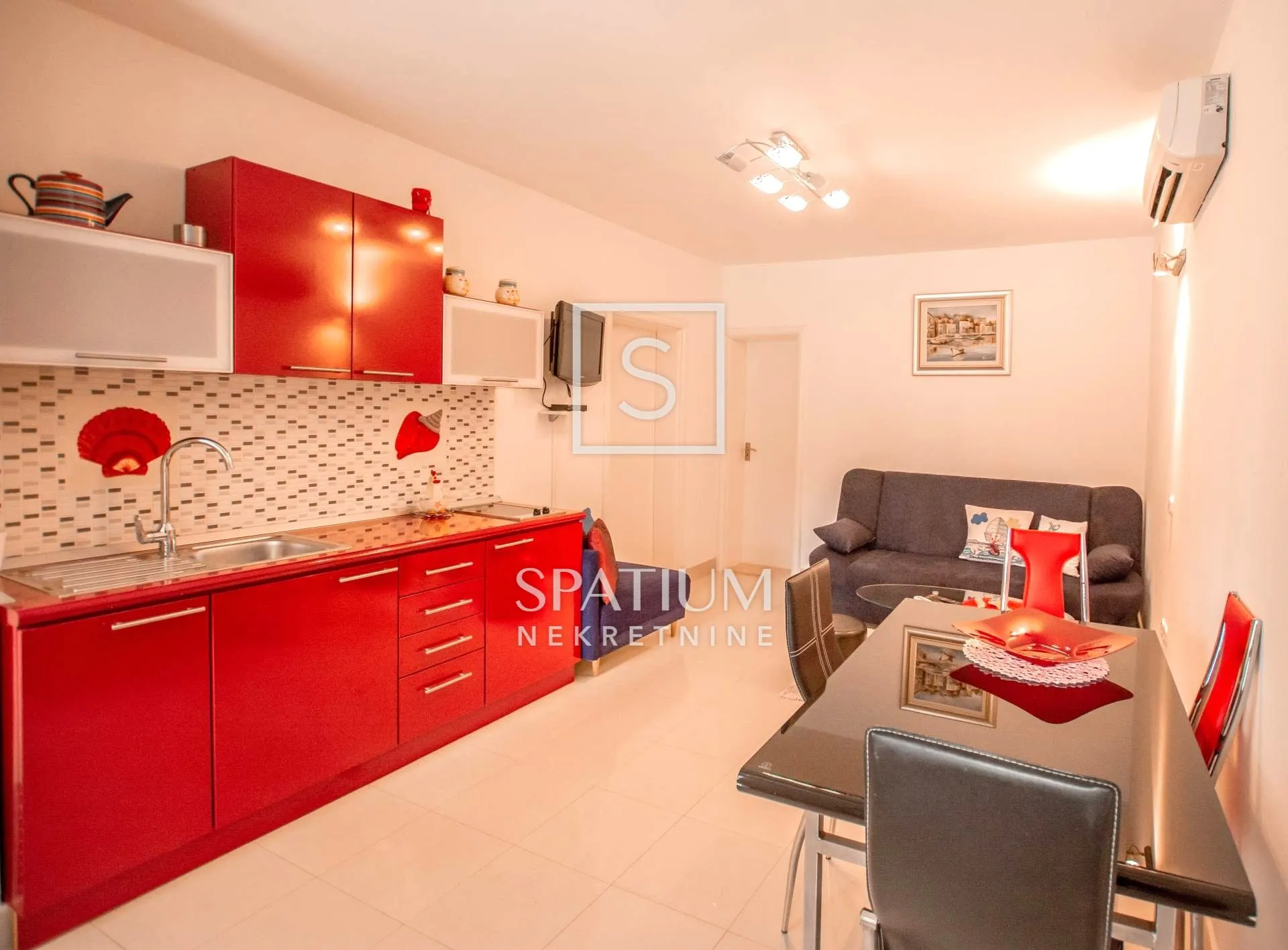 poreč, vila s 10 apartmana, bazen, 500 m od mora - slika 6