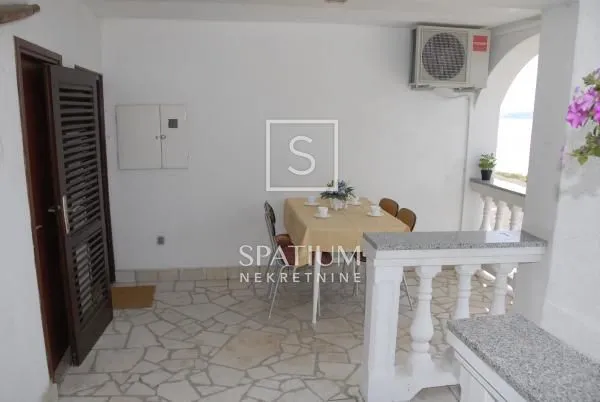 sveti juraj, apartmanska kuća, prvi red do mora - slika 13