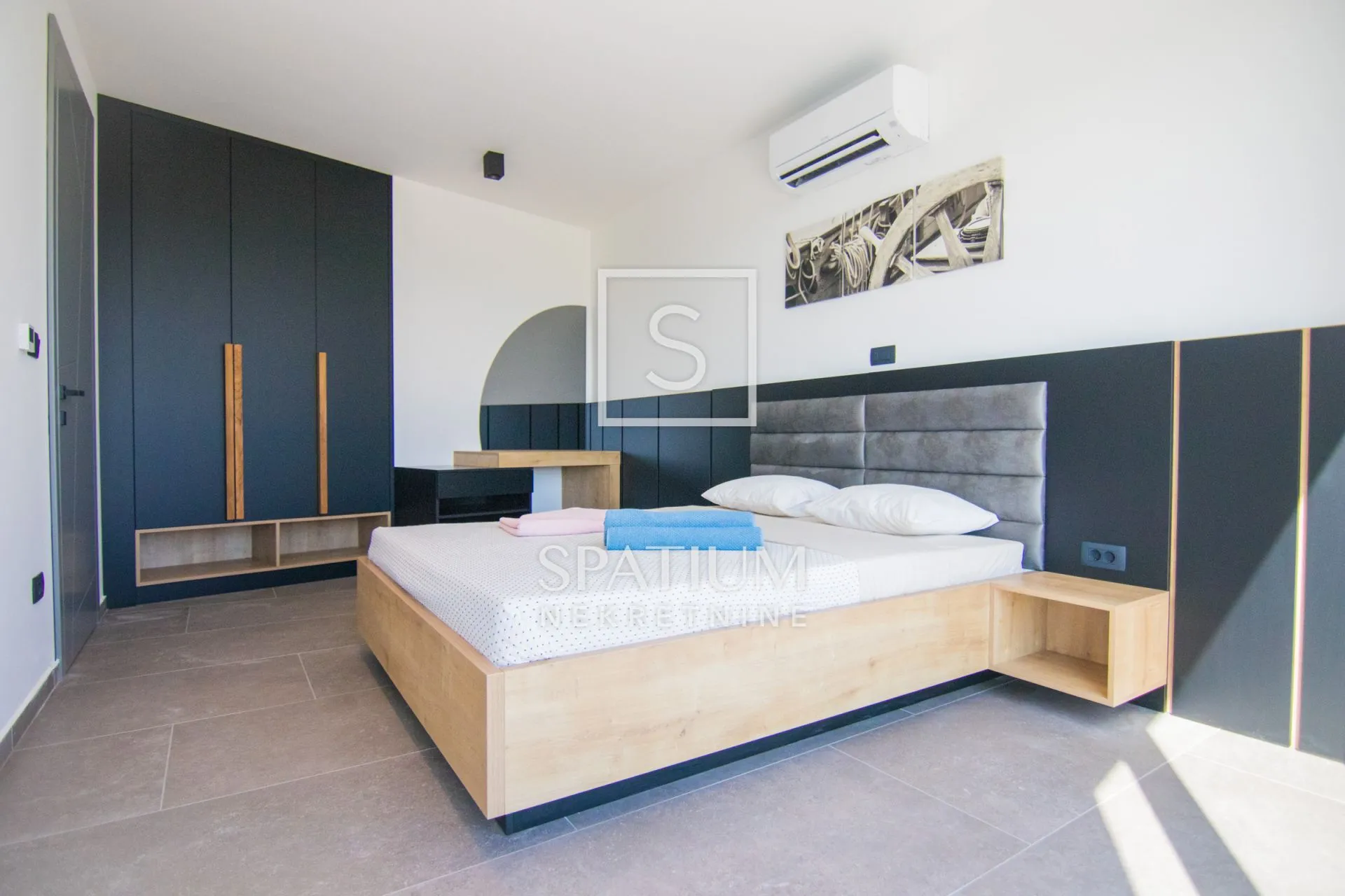 otok krk, vrh, kuća s bazenom - slika 22