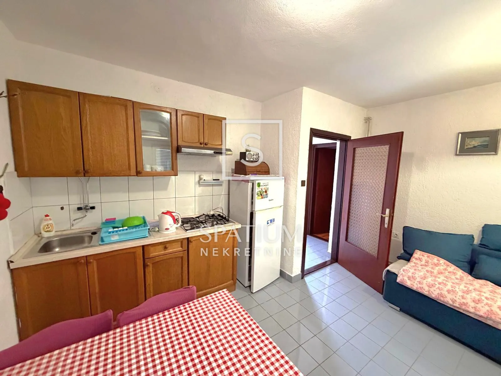 jadranovo, apartmanska kuća s pet stambenih jedinica - slika 3