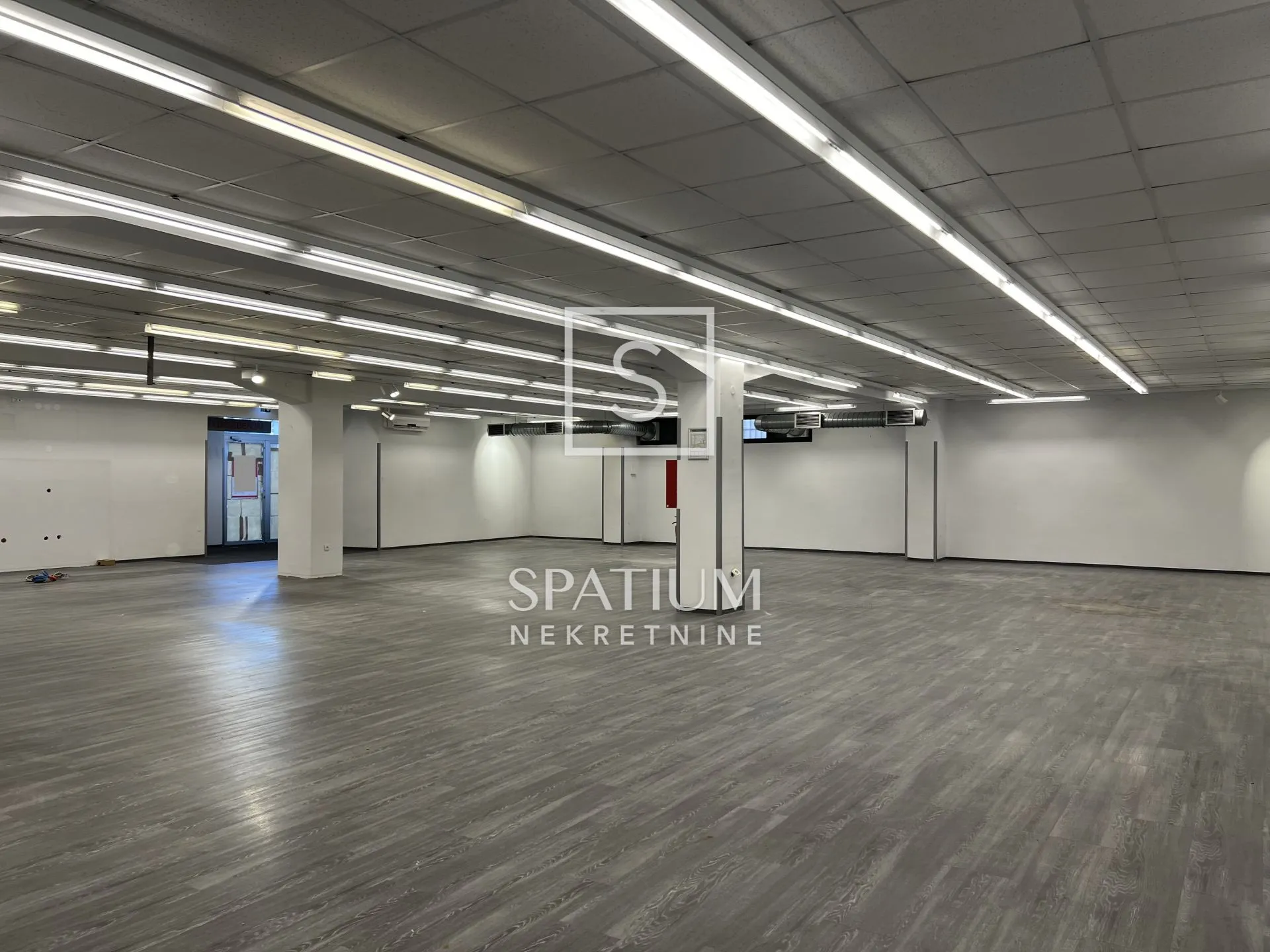 labin, poslovni prostor u centru grada 424 m2 - slika 3