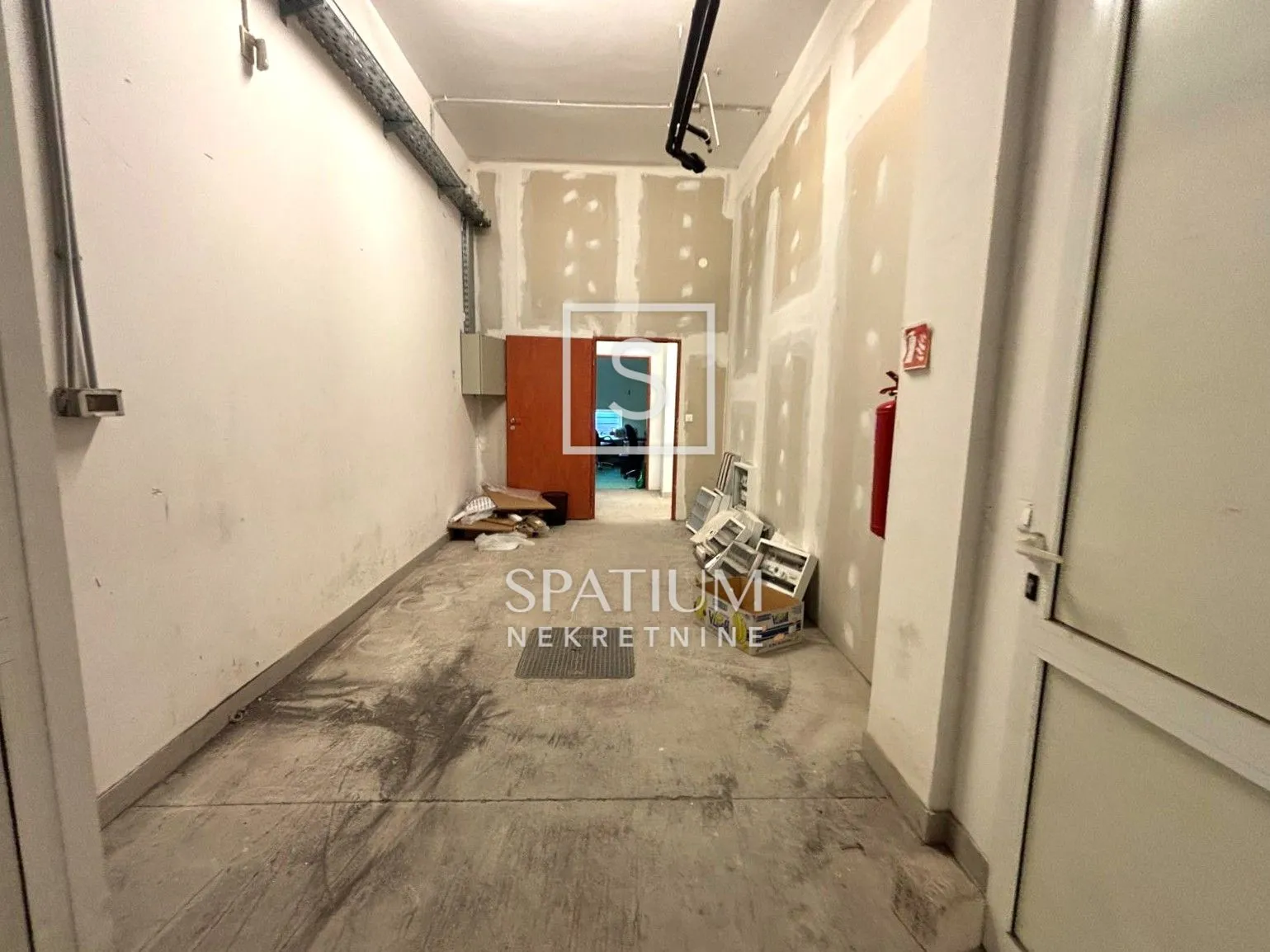 mlaka, poslovni prostor 320m2 - slika 9