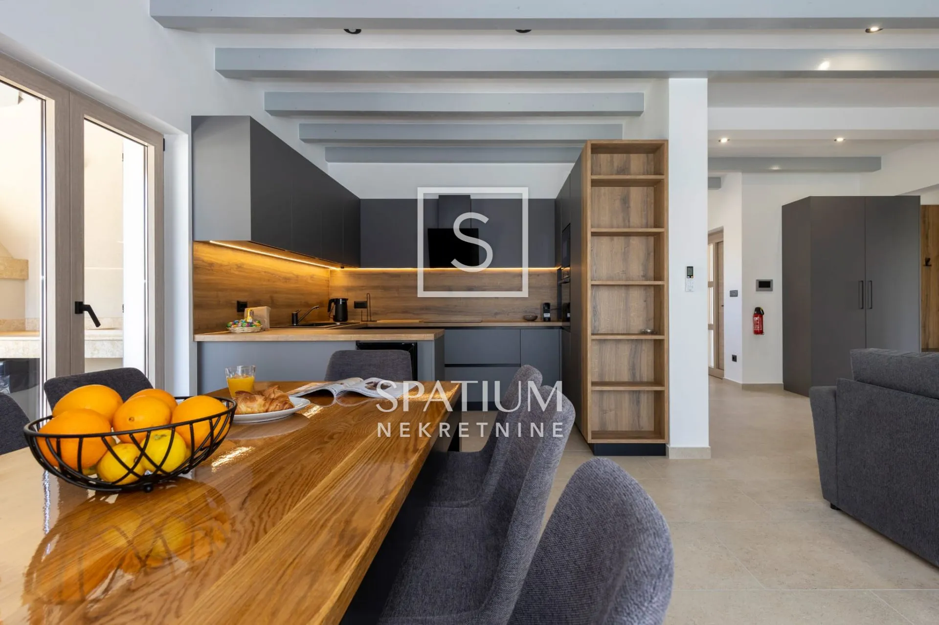 labin, vila s bazenom - slika 8