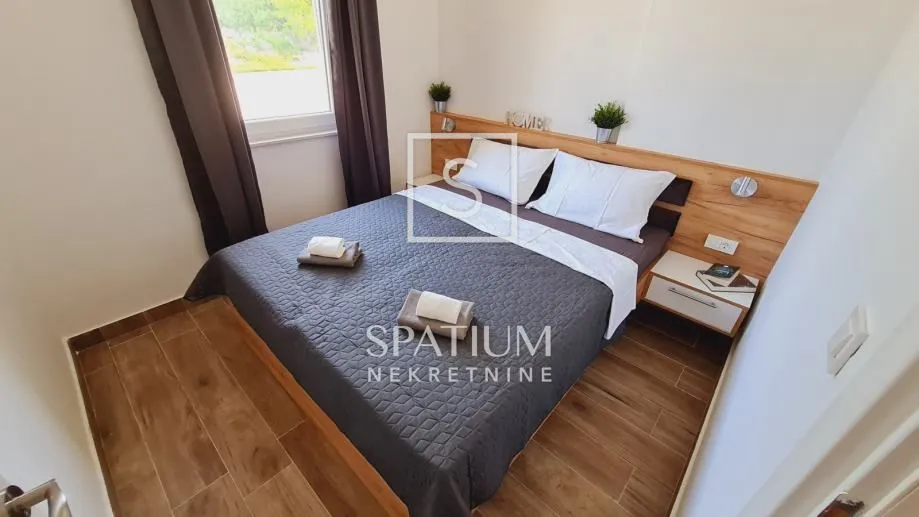 karlobag, apartmanska kuća s bazenom - slika 3