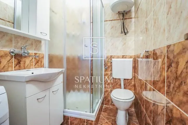poreč, kuća s pet apartmana - slika 34