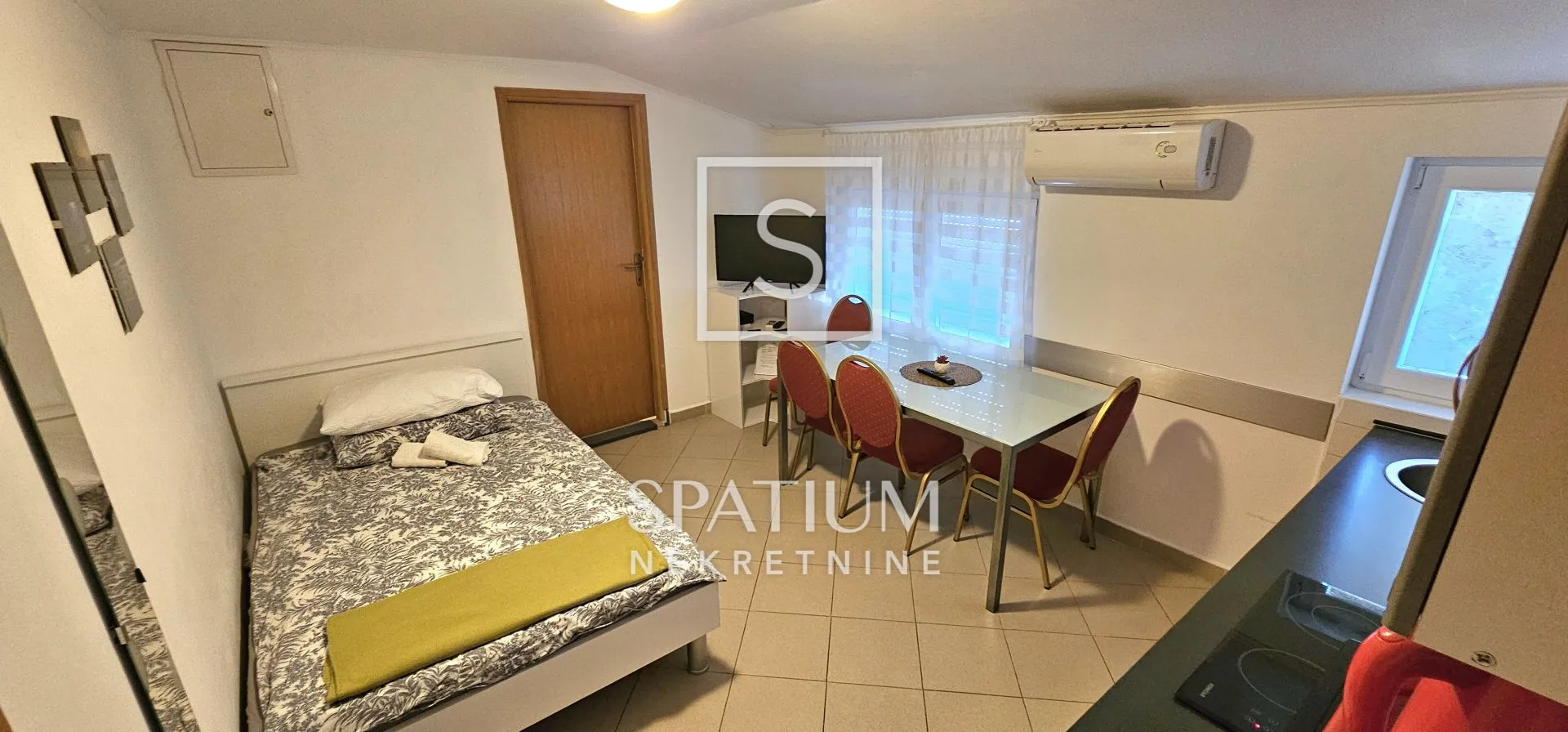 crikvenica, stan blizu mora i centra podijeljen u tri apartmana - slika 2