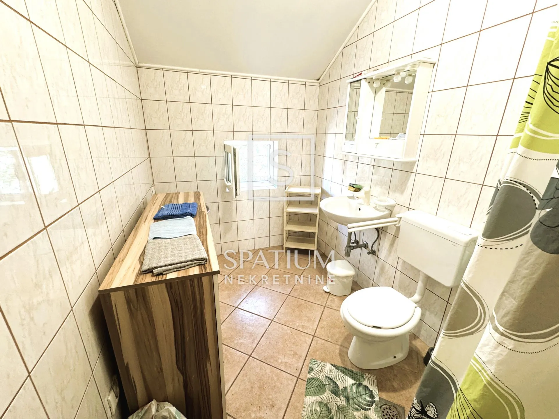 omišalj, kuća sa 6 apartmana na 150m od mora - slika 20