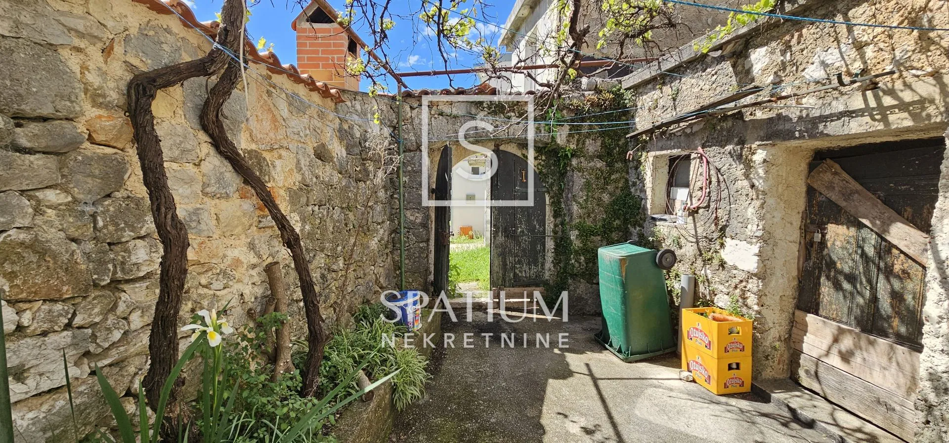 bribir, vinodolska općina, kamena kuća s okućnicom - slika 9
