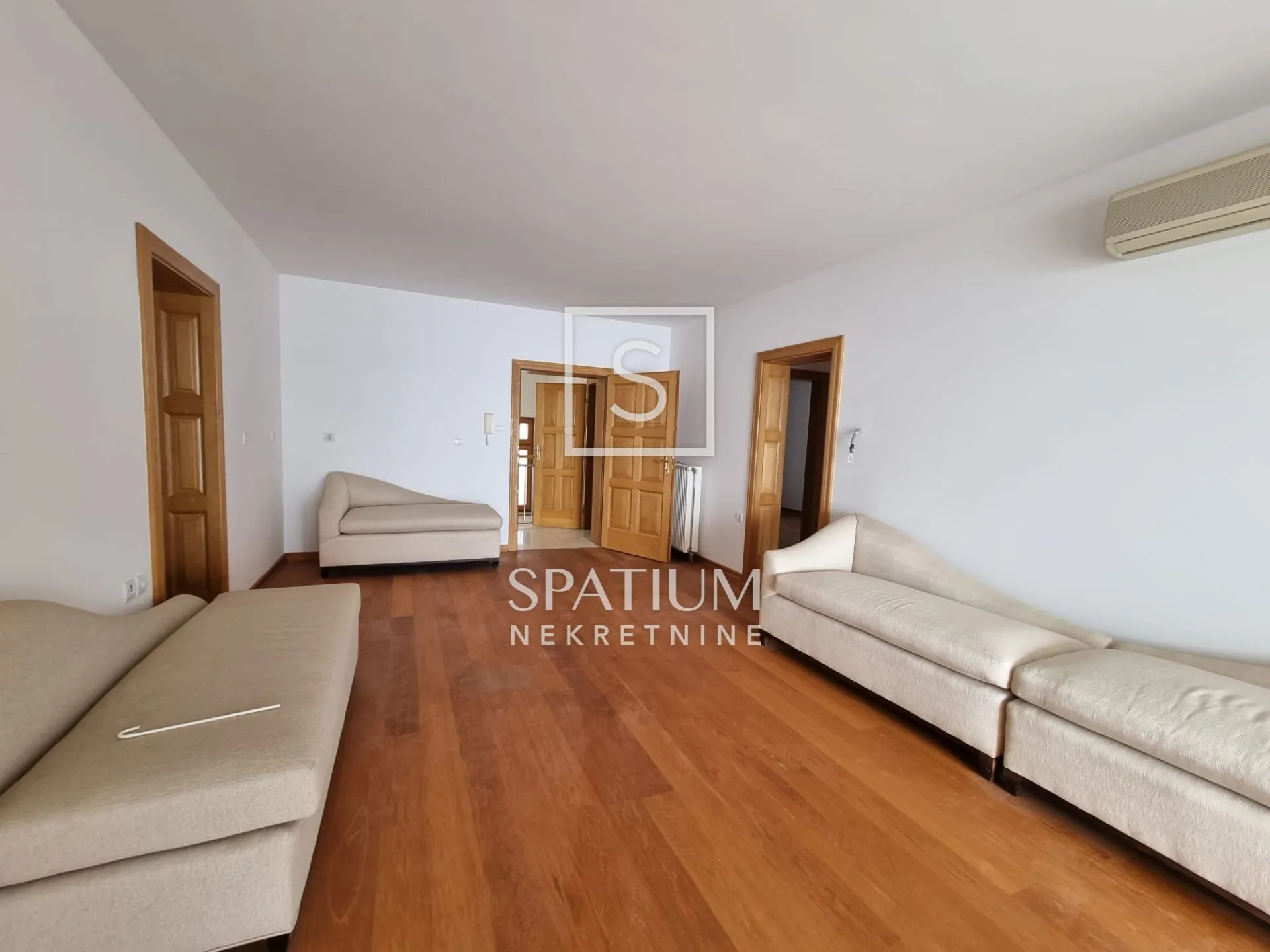 Dramalj, Crikvenica, Vila S Okućnicom, Drugi Red Do Mora