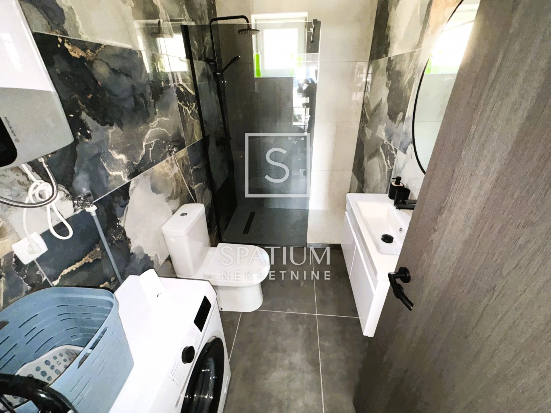 omišalj, kuća sa 6 apartmana na 150m od mora - slika 5