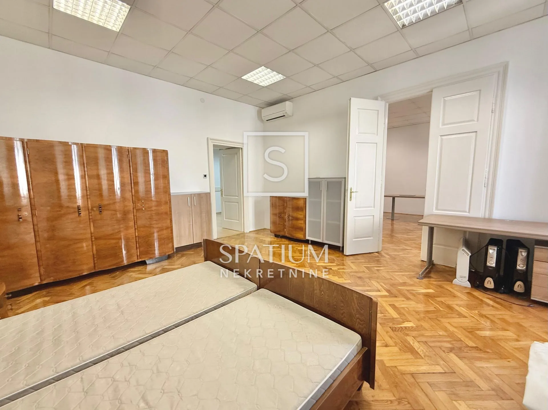 rijeka, stan u strogom centru grada - slika 14