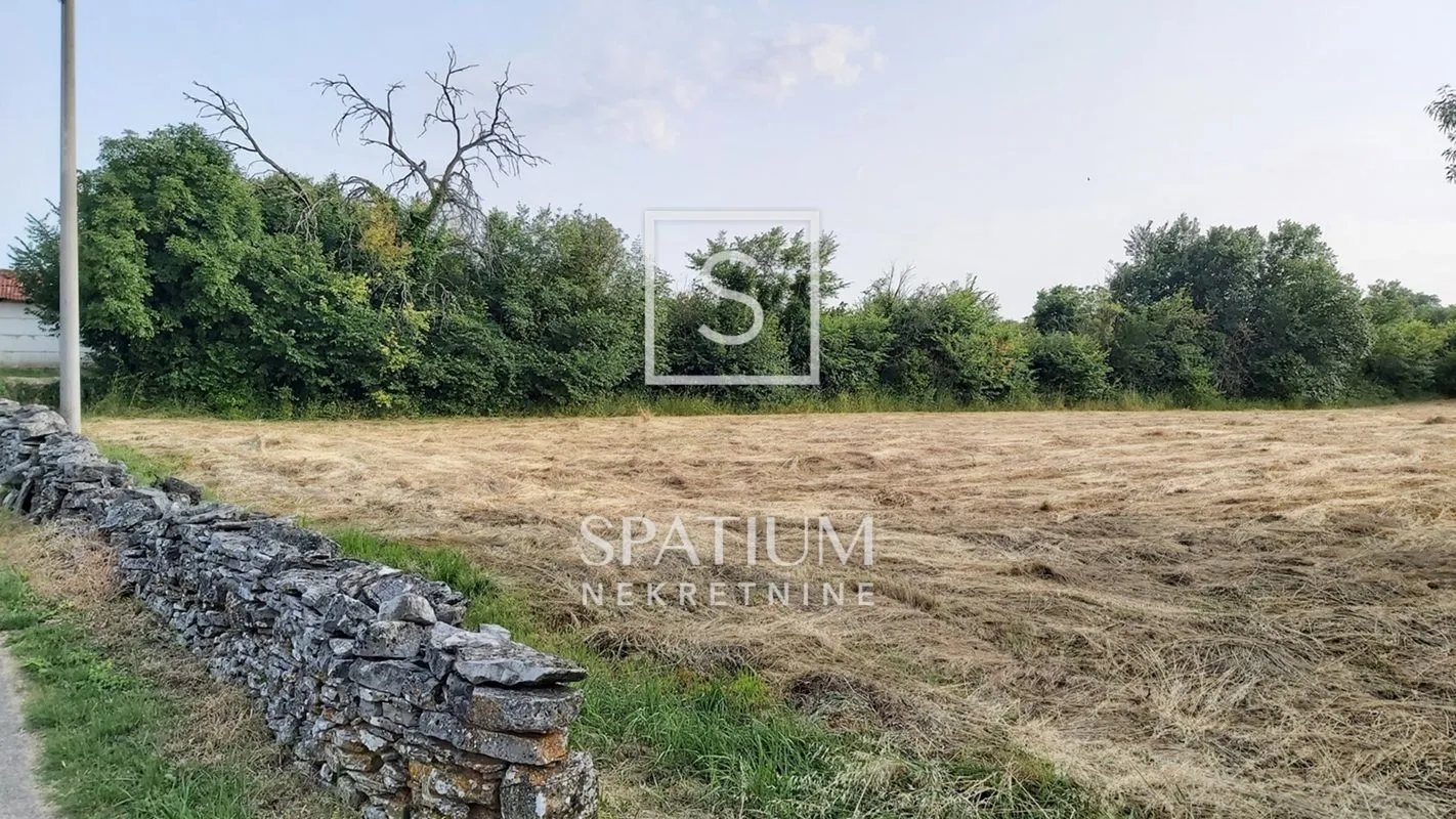 Barban, Građevinsko Zemljište Na Mirnoj Lokaciji