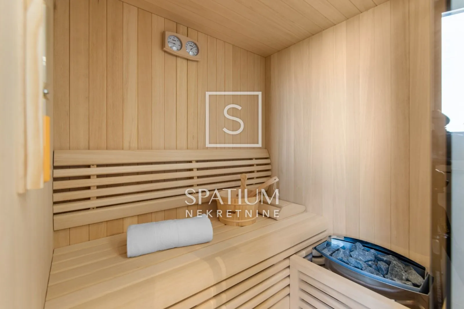 poreč, luksuzni penthouse 600 m od mora s jacuzzijem i panoramskim pogledom - slika 17