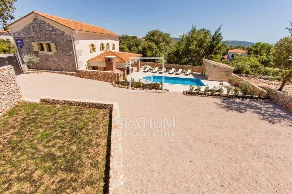 vrbnik, garica, kamena kuća s bazenom - slika 17