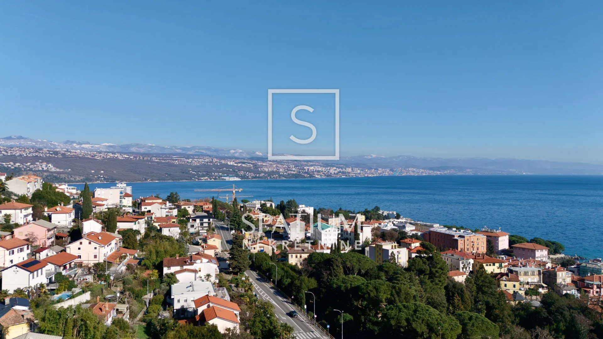 Opatija, Stan U Novogradnji S Bazenom