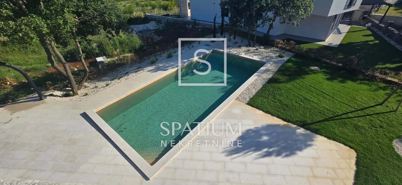 sveti lovreč, moderna vila s bazenom i vrhunskom opremom u mirnom okruženju - slika 12