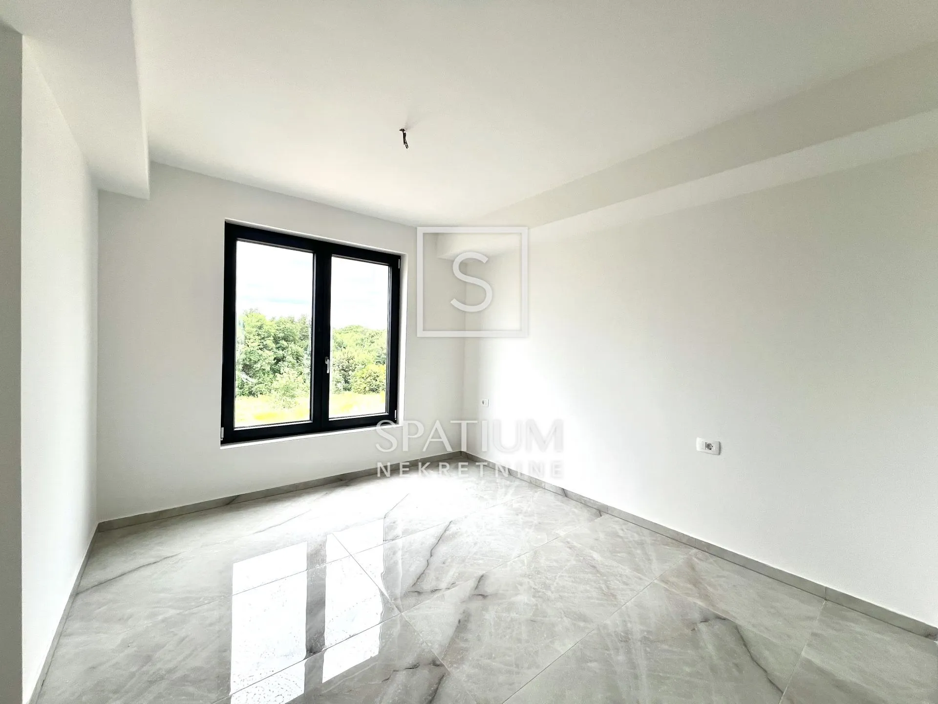 valbandon, stan sa galerijom 138 m2 - slika 2