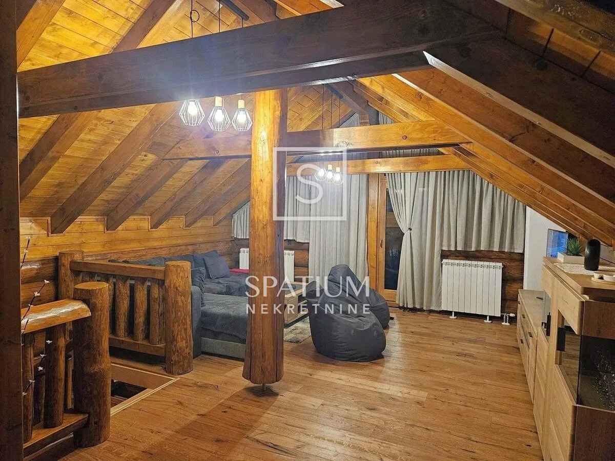 fužine, drvena kuća s lijepom okućnicom - slika 8