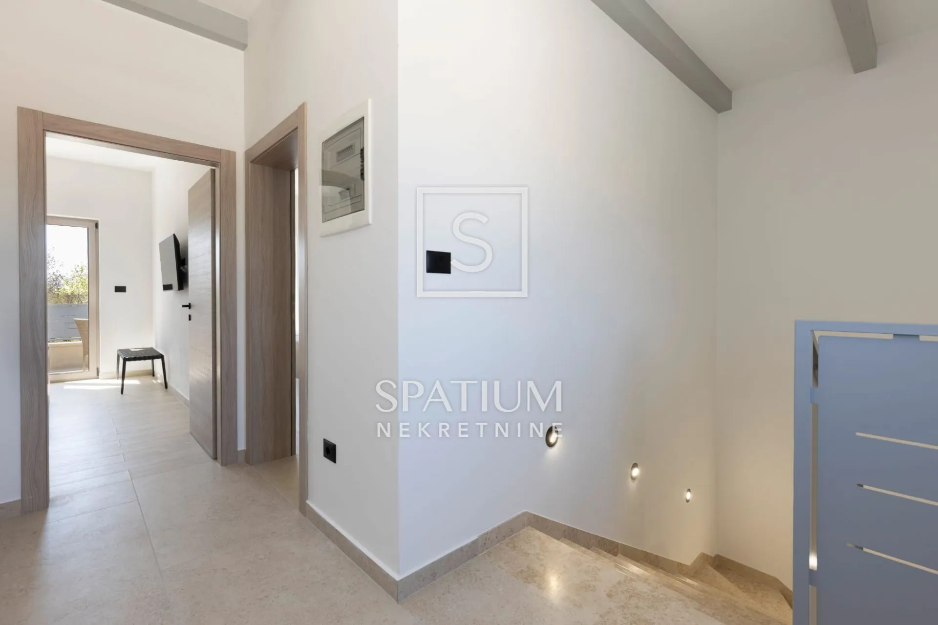 labin, vila s bazenom - slika 24