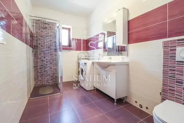 poreč, kuća s pet apartmana - slika 12