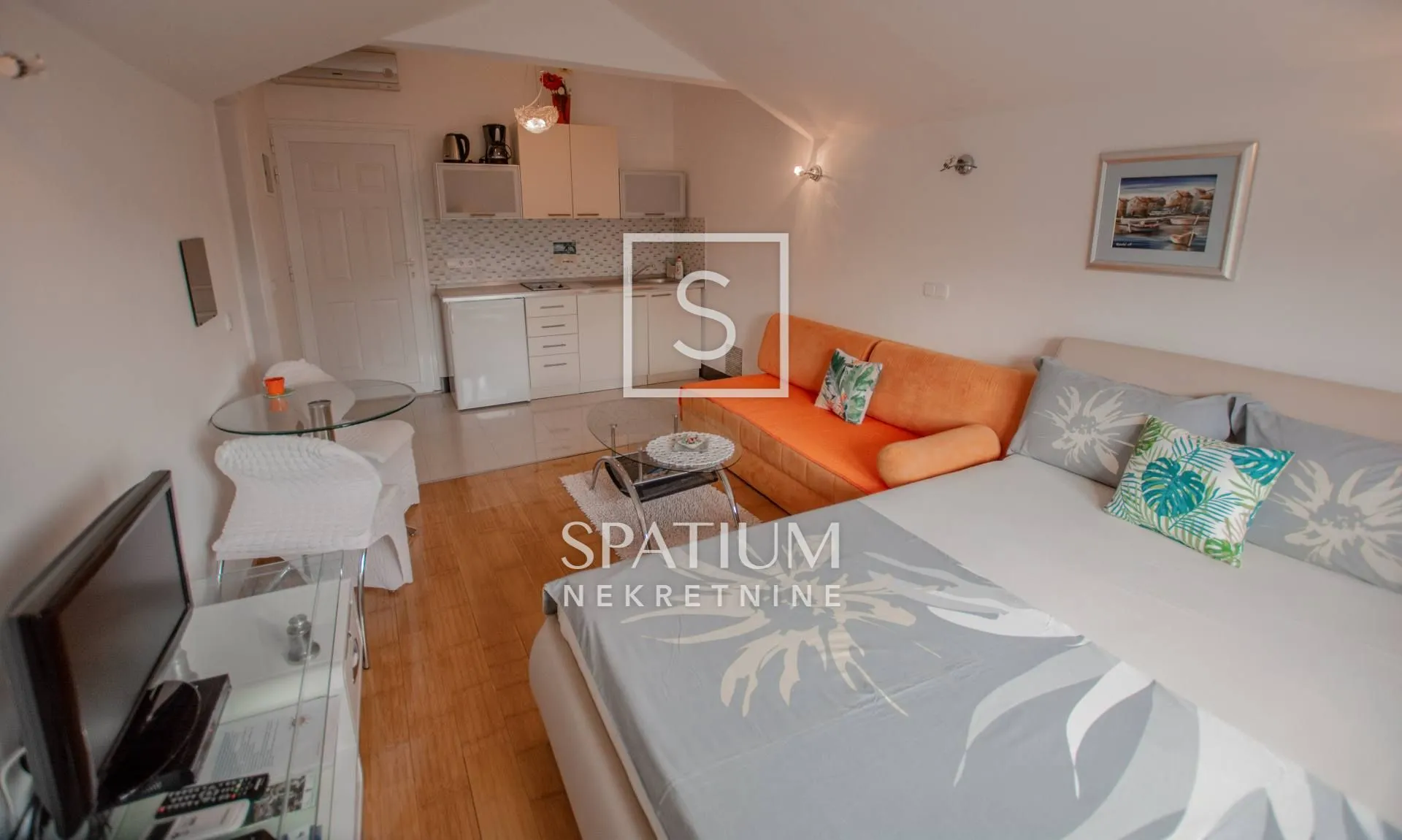 poreč, vila s 10 apartmana, bazen, 500 m od mora - slika 11