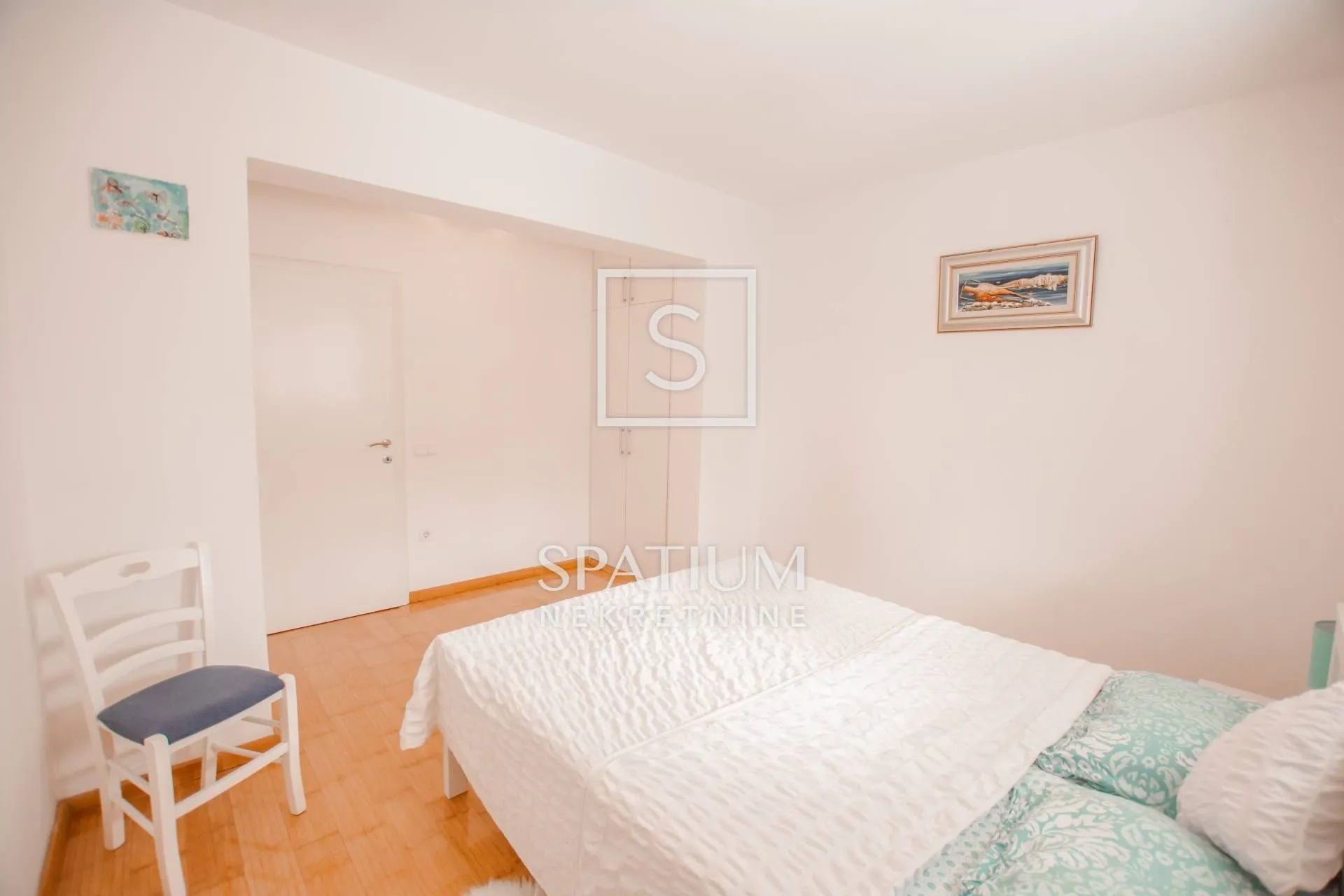 poreč, vila s 10 apartmana, bazen, 500 m od mora - slika 16