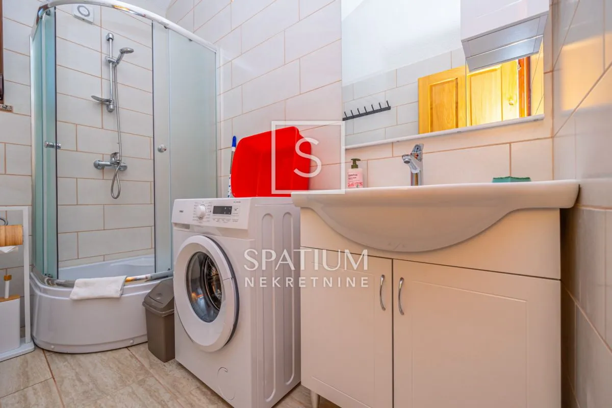 crikvenica, dvije apartmanske kuće i maslinik - slika 8