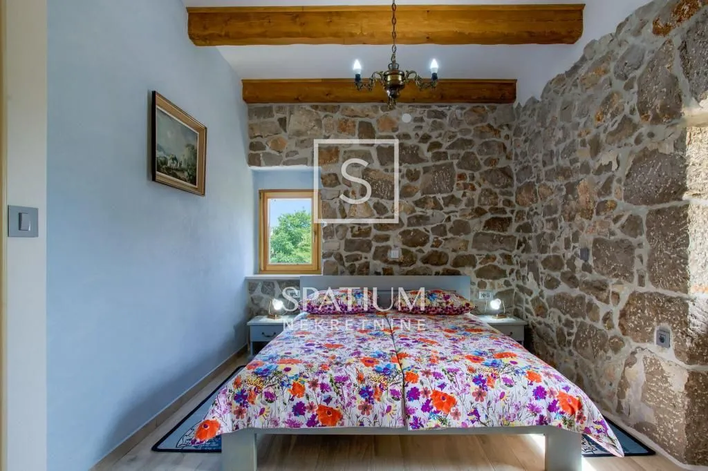 vrbnik, garica, kamena kuća s bazenom - slika 11
