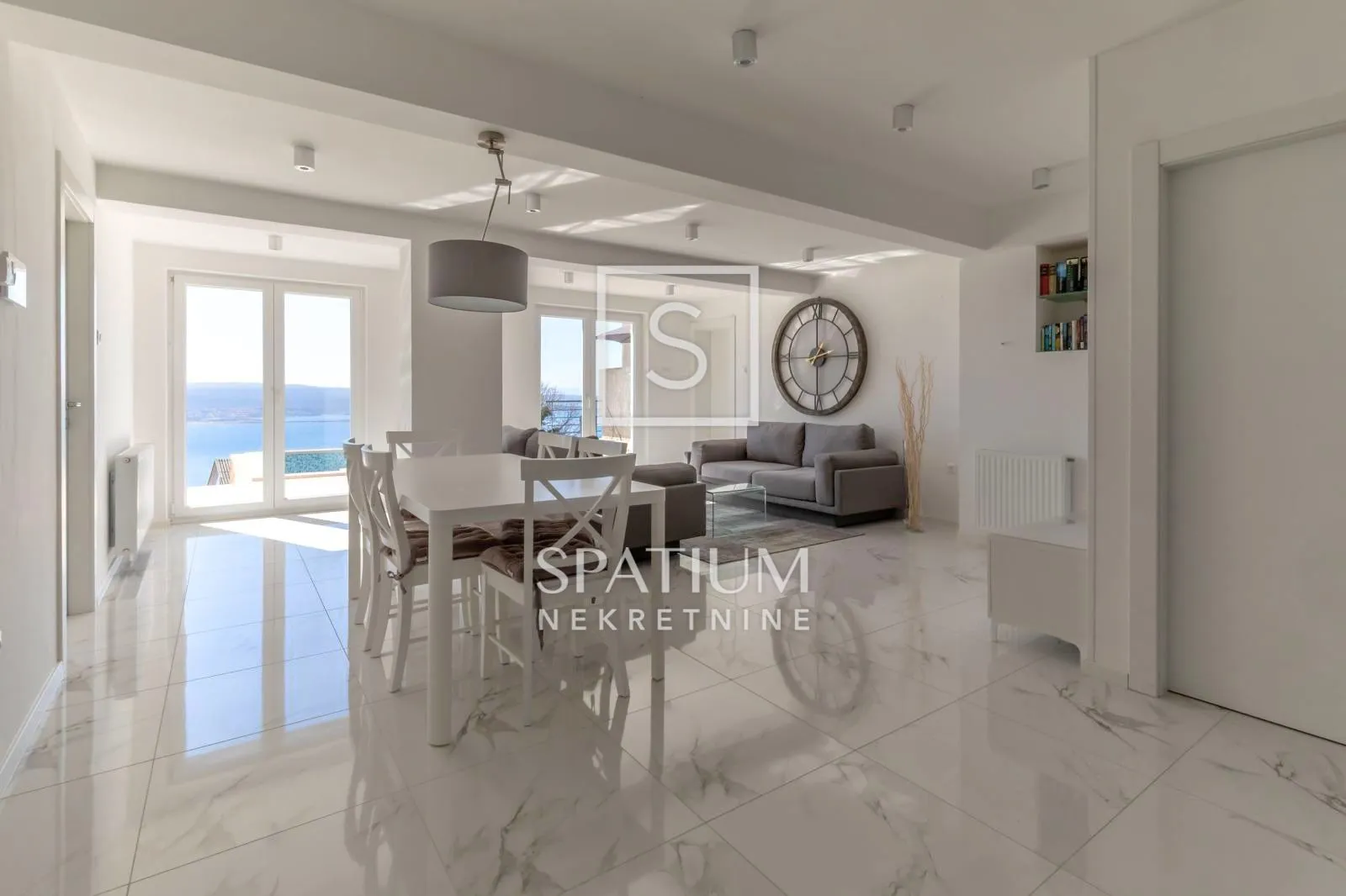 Crikvenica, Apartmanska Kuća S Grijanim Bazenom