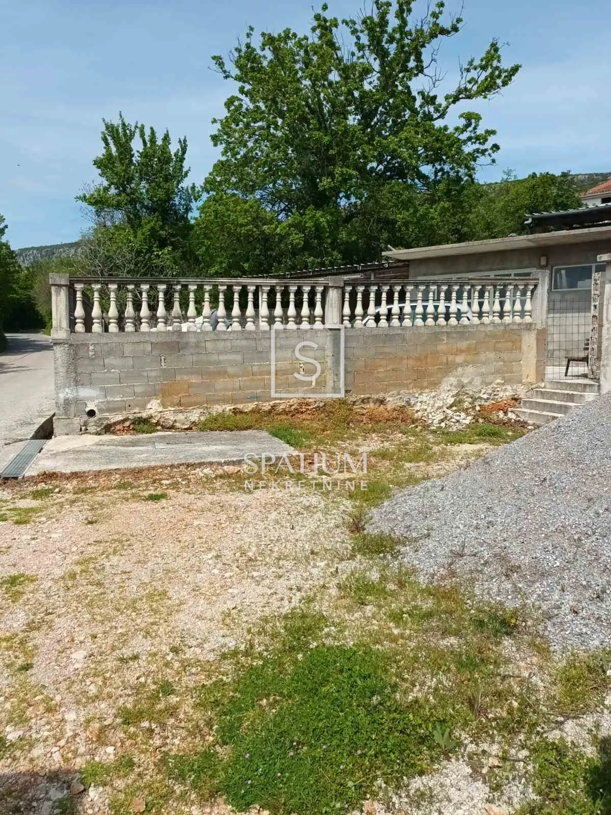 grižane, garaža s velikom okućnicom - slika 10