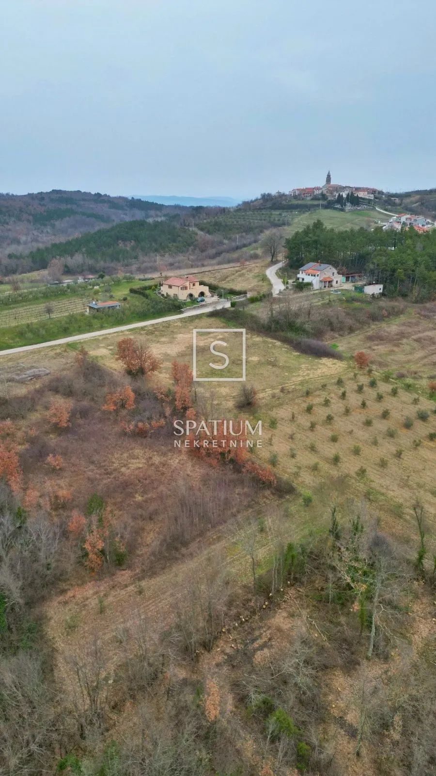 Samo U Spatiumu, Prilika - Zemljište Sa 3 Građevinske Dozvole I Plaćenim Komunalijama - Motovun