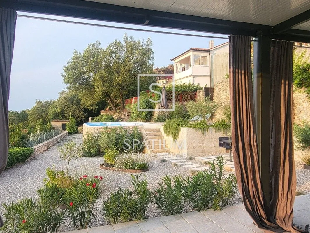 labin, kuća s dva stana i pogledom na more - slika 19