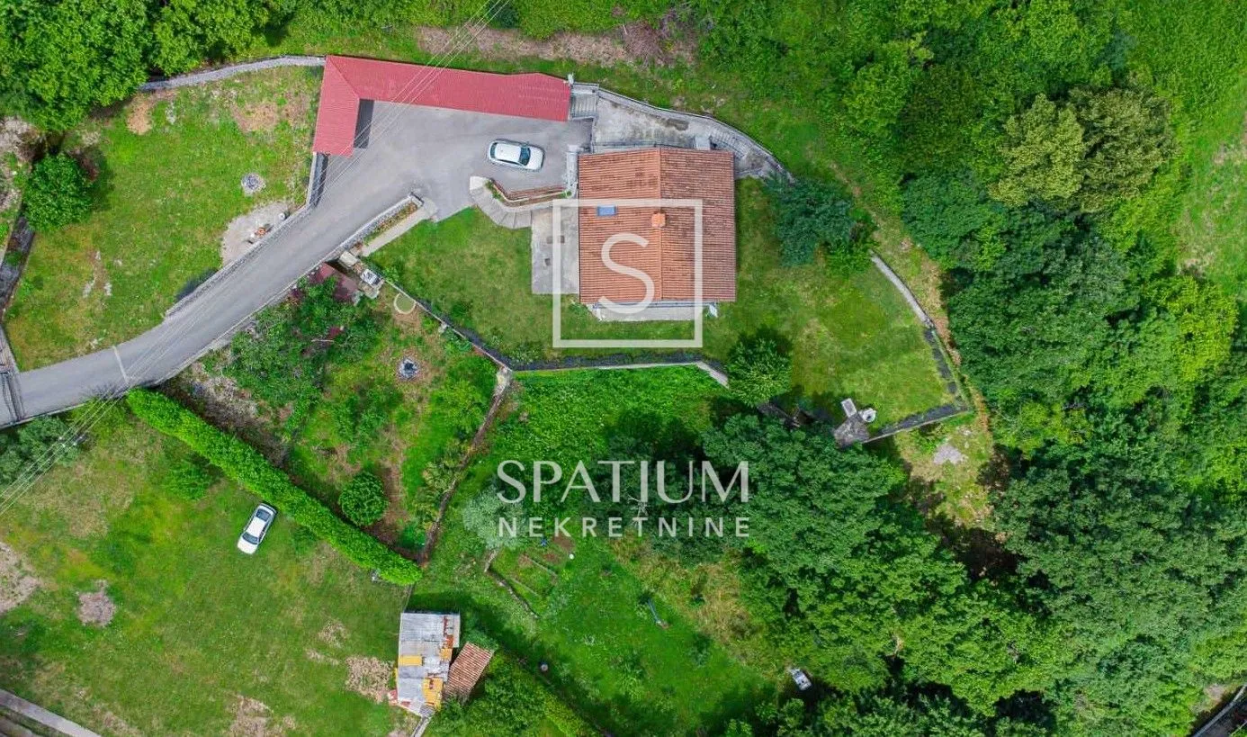 Rukavac, Odlična Kuća Sa Četiri Stambene Jedinice I Velikom Okućnicom - Rukavac, Matulji