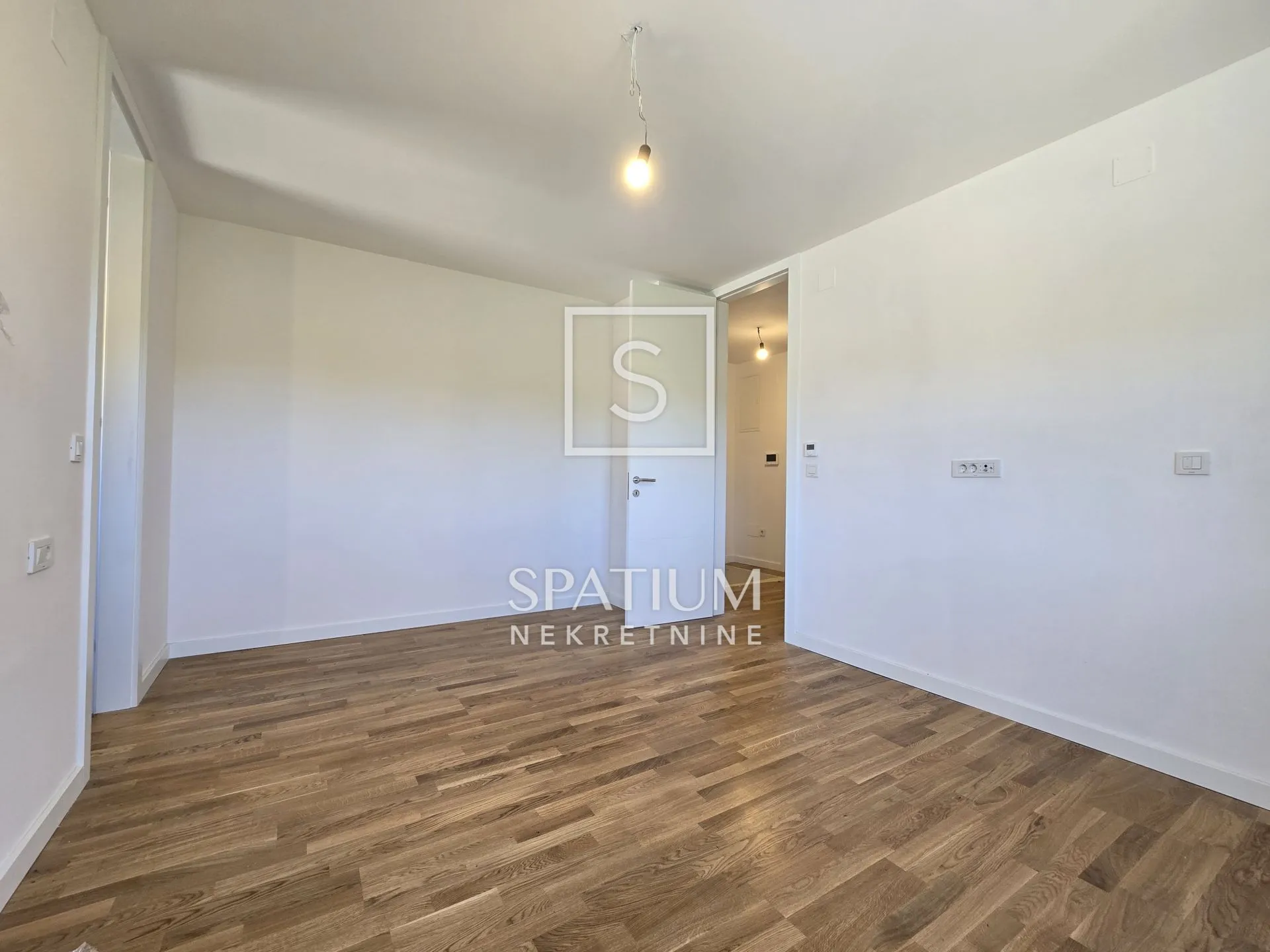 otok krk, grad krk, luksuzni dvoetažni apartman s bazenom - slika 5