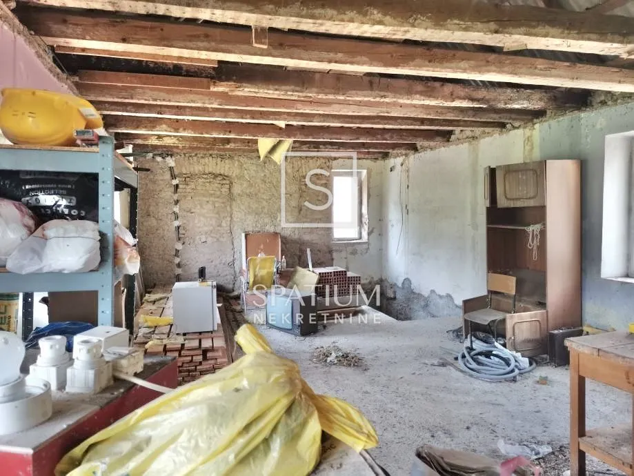 Fužine, Lič, Samostojeća Kuća Za Adaptaciju - Lič, Fužine