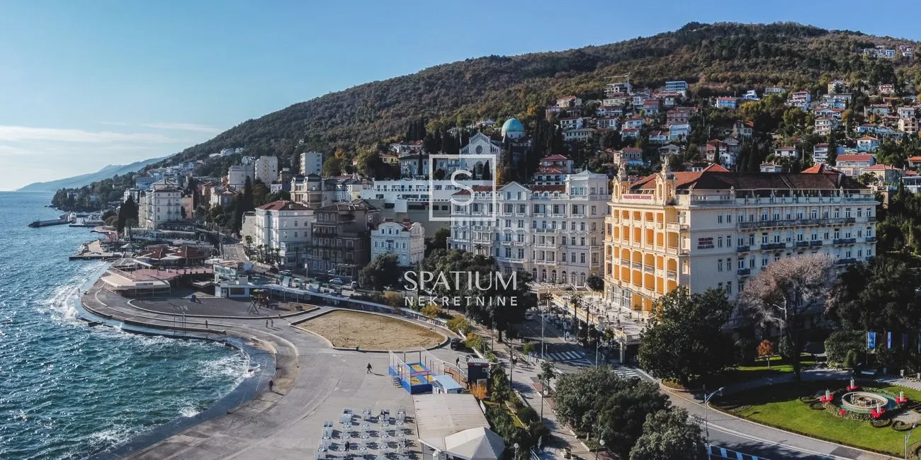 OPATIJA, CENTAR, STAN 112m2, TRI BALKONA, PARKING