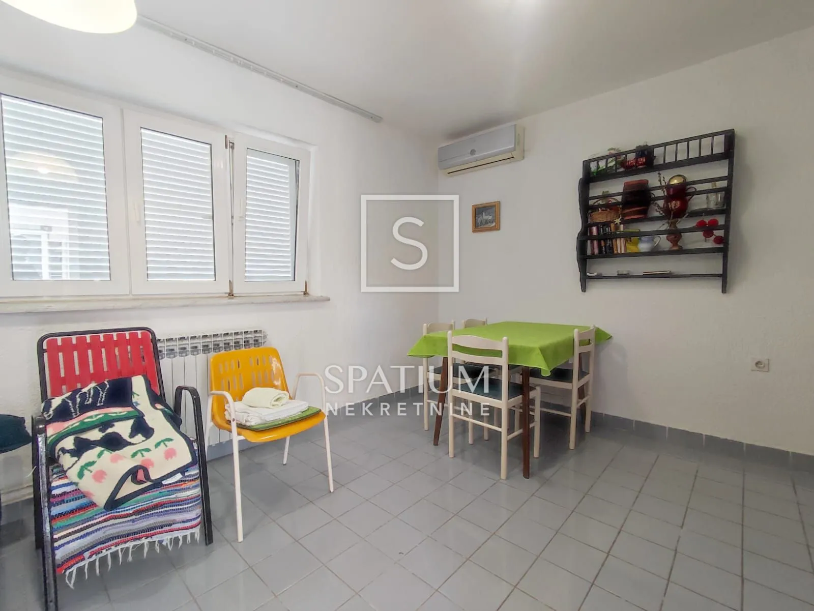 jadranovo, apartmanska kuća s pet stambenih jedinica - slika 6