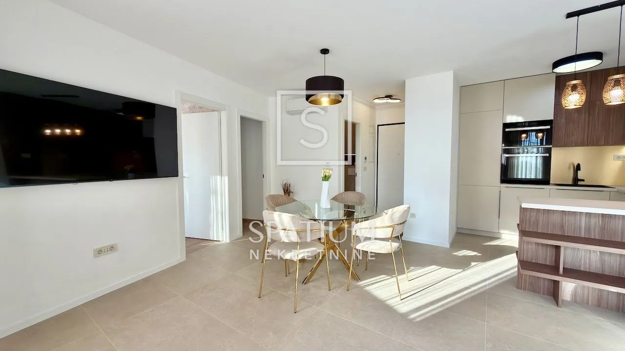 opatija, apartman s parkingom u strogom centru - slika 4