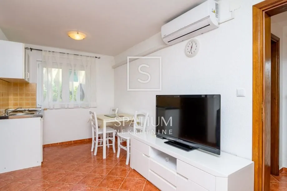 mali lošinj, etaža kuće s 3 apartmana blizu centra - slika 2