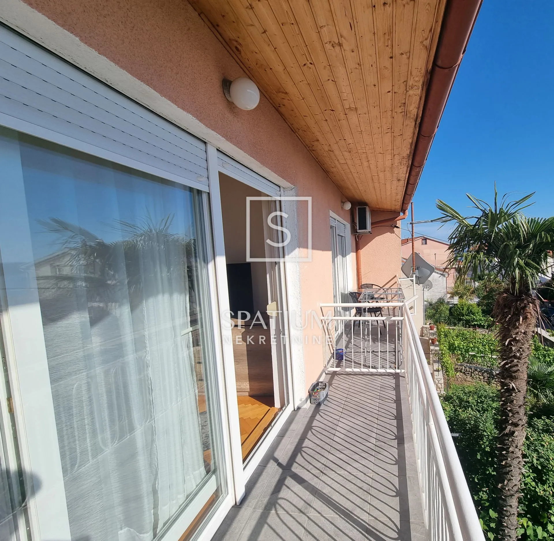 crikvenica, stan s garažom i dvorištem na izvrsnoj lokaciji - slika 9