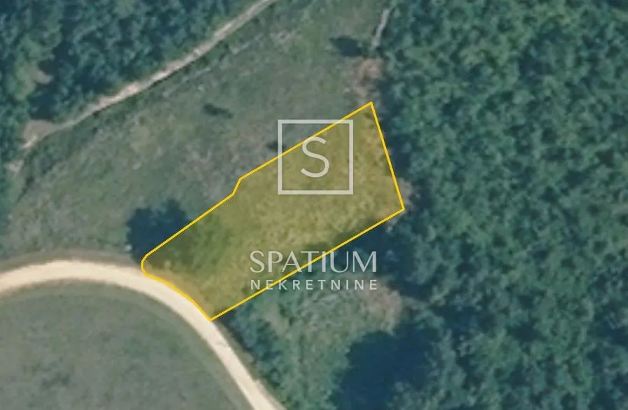 Pazin,ekskluzivno U Spatiumu, Građevinsko Zemljište S Idejnim Projektom
