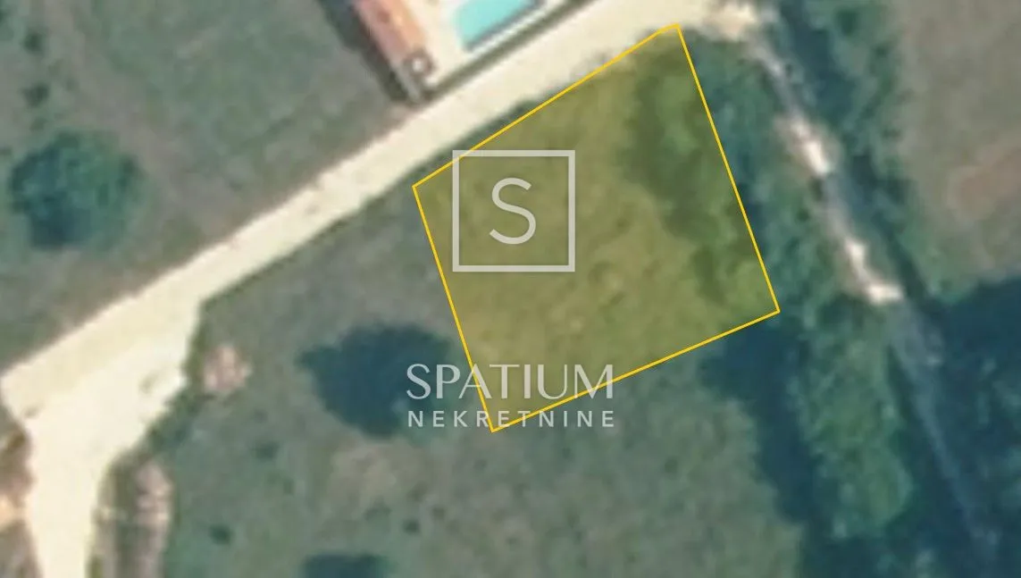 tinjan, građevinsko zemljište pravilnog oblika površine 600m2 - slika 7