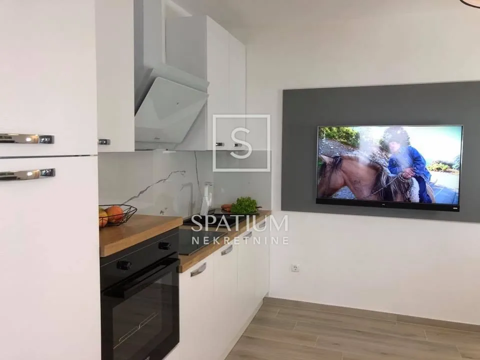 ika, oprić, kuća s osam apartmana i bazenom - slika 22