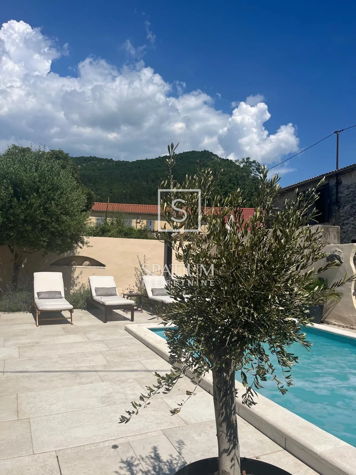 lupoglav, prekrasna kamena kuća - slika 17