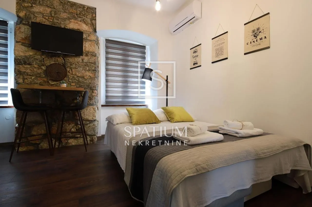 rijeka, centar, prodaja uhodanog poslovanja, 3 apartmana - slika 10
